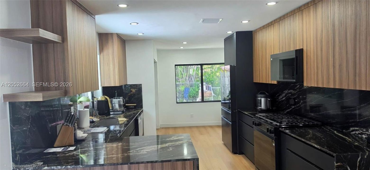 На продажу: $799,999 (4 спален, 2 ванн, 1598 Квадратных фут)