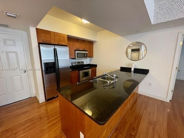 В аренду: $3,750 (2 спален, 2 ванн, 970 Квадратных фут)