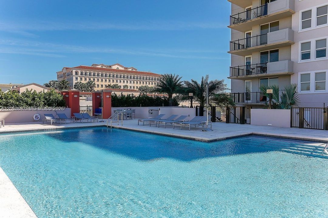 В аренду: $3,750 (2 спален, 2 ванн, 970 Квадратных фут)