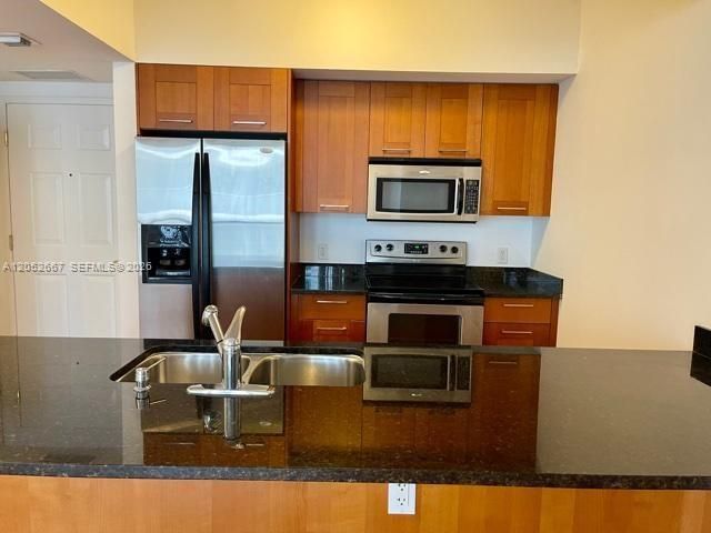 В аренду: $3,750 (2 спален, 2 ванн, 970 Квадратных фут)