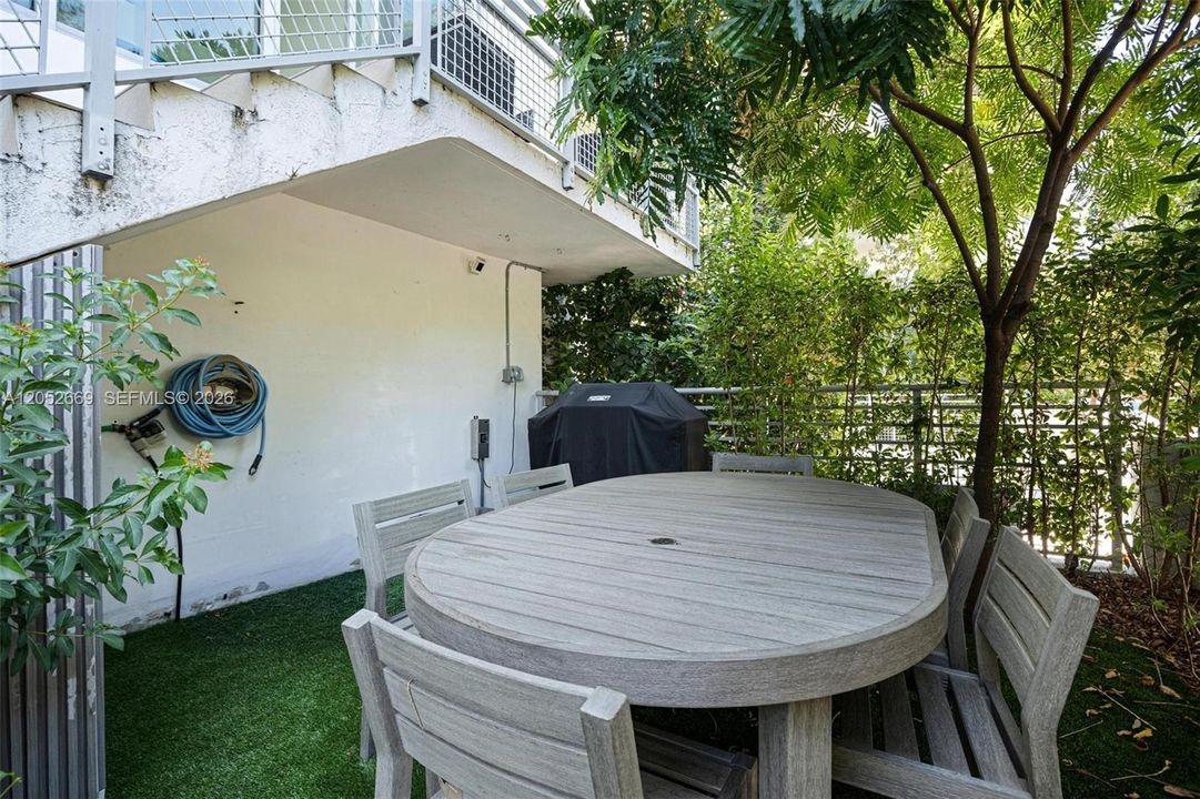 For Sale: $1,749,999 (3 beds, 3 baths, 1798 Square Feet)