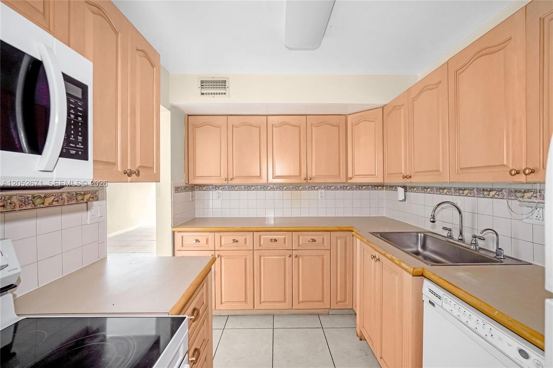 En Venta: $255,000 (2 camas, 2 baños, 1330 Pies cuadrados)