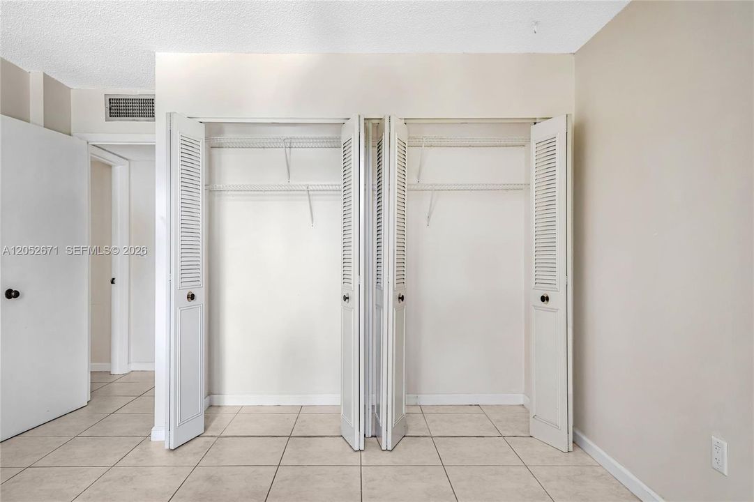 En Venta: $255,000 (2 camas, 2 baños, 1330 Pies cuadrados)