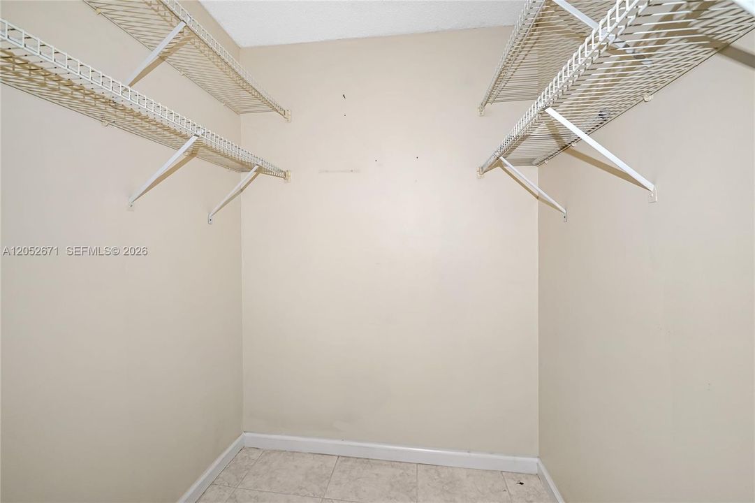 En Venta: $255,000 (2 camas, 2 baños, 1330 Pies cuadrados)