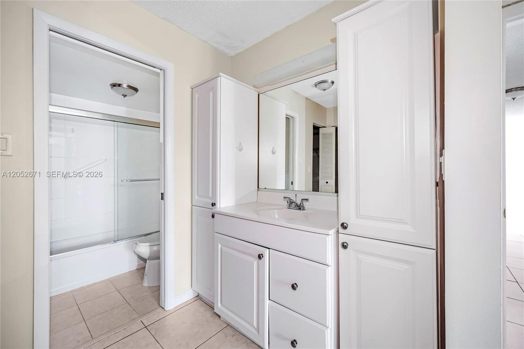 En Venta: $255,000 (2 camas, 2 baños, 1330 Pies cuadrados)