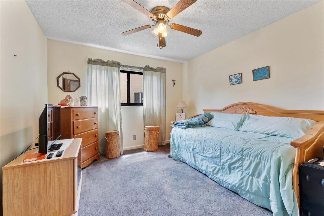 24-10349 SW 49th Manor_024