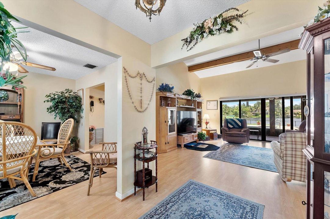 10-10349 SW 49th Manor_010
