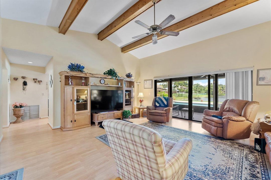07-10349 SW 49th Manor_007