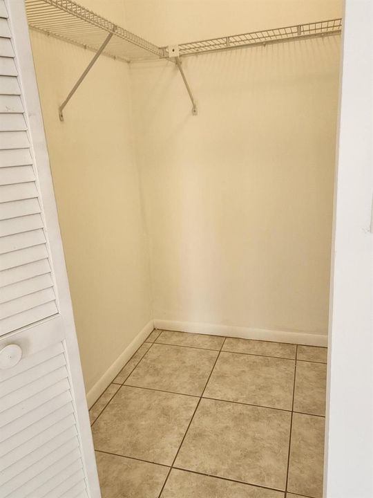 Walking closet