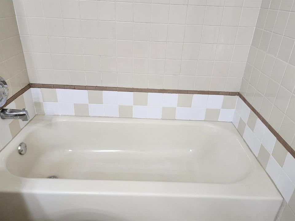 Bathroom new tub