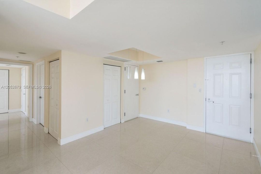 В аренду: $4,700 (3 спален, 3 ванн, 1575 Квадратных фут)