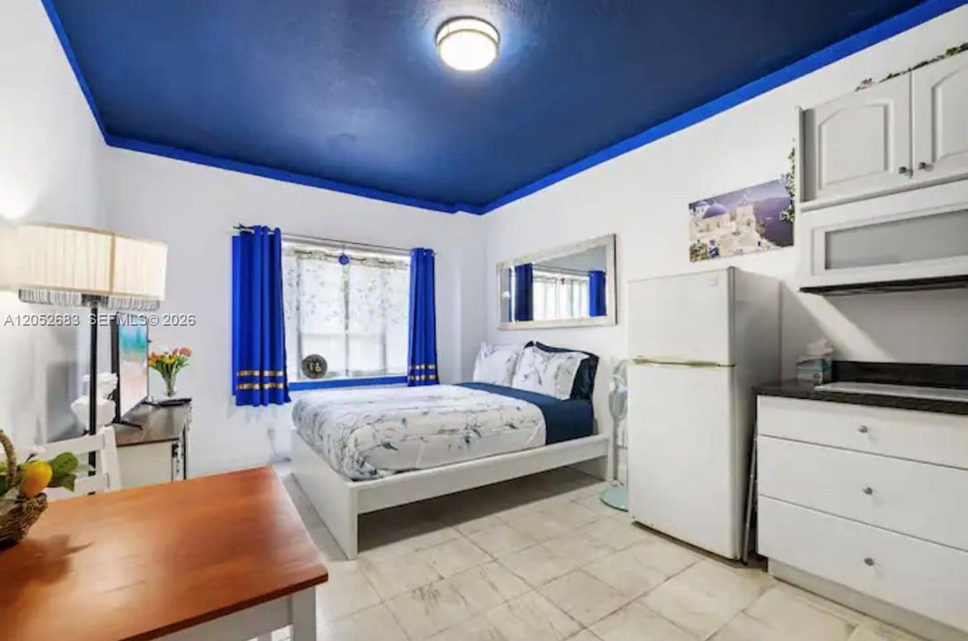 В аренду: $1,800 (0 спален, 1 ванн, 260 Квадратных фут)