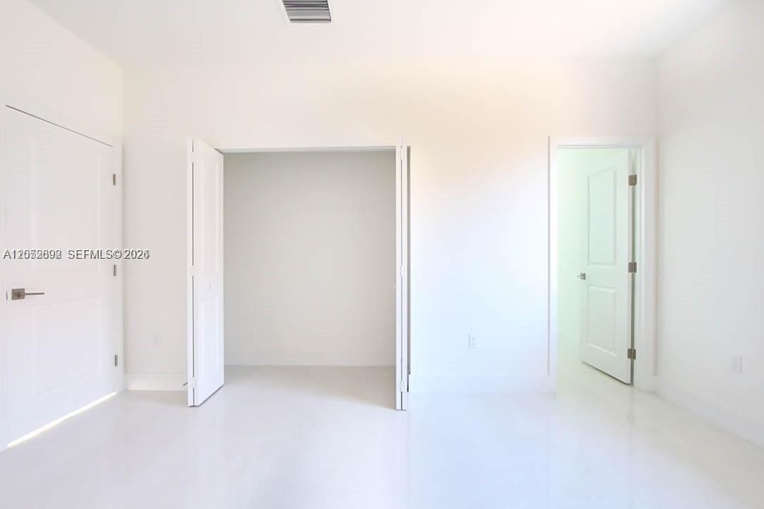 En Renta: $5,000 (5 camas, 4 baños, 3073 Pies cuadrados)