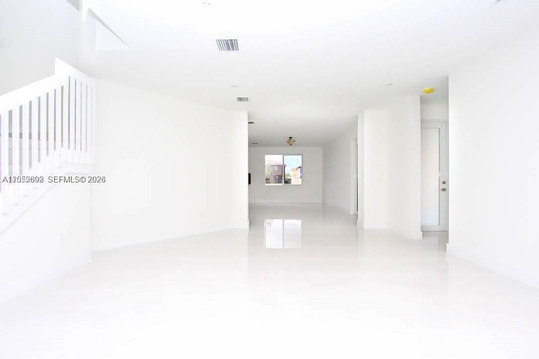 En Renta: $5,000 (5 camas, 4 baños, 3073 Pies cuadrados)