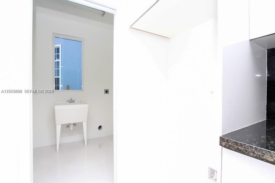 En Renta: $5,000 (5 camas, 4 baños, 3073 Pies cuadrados)