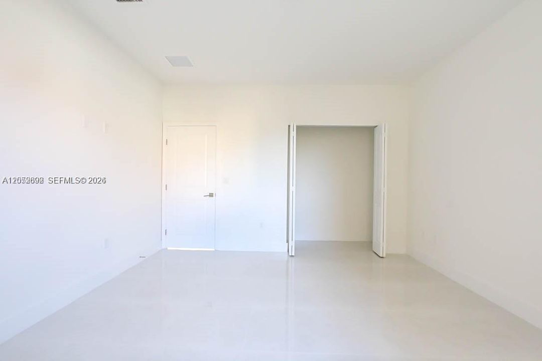 En Renta: $5,000 (5 camas, 4 baños, 3073 Pies cuadrados)