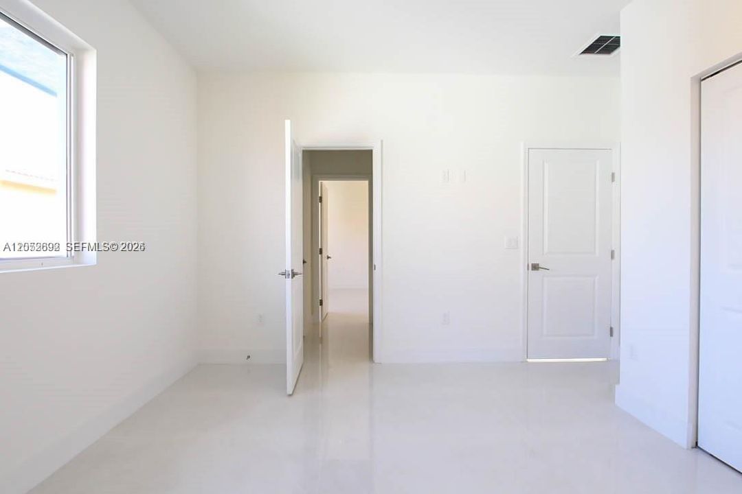 En Renta: $5,000 (5 camas, 4 baños, 3073 Pies cuadrados)