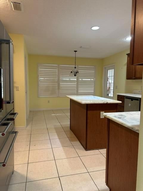 Kitchen dining area