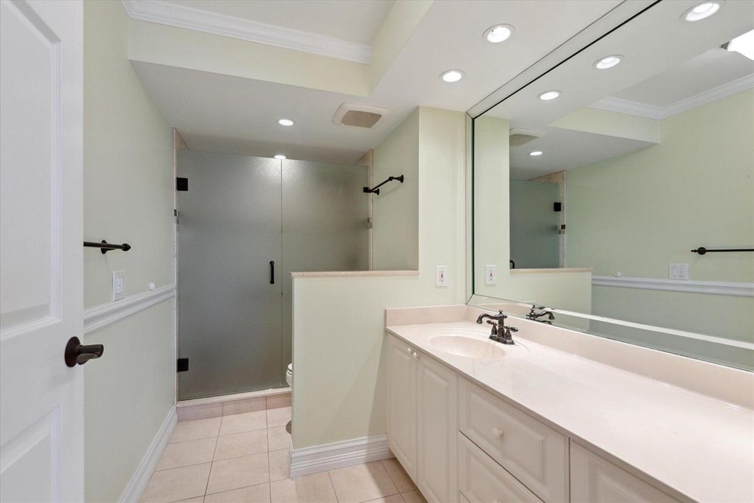 08-Kucharska-985 SE 19th Ave #303-8
