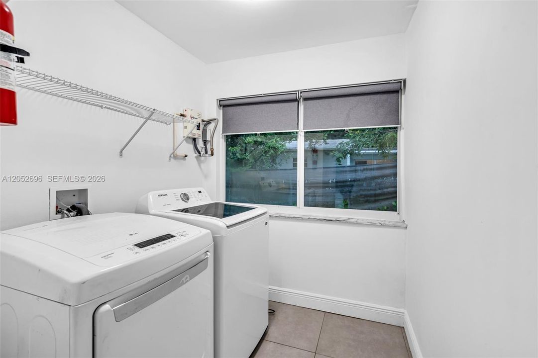 For Rent: $4,500 (4 beds, 2 baths, 1704 Square Feet)