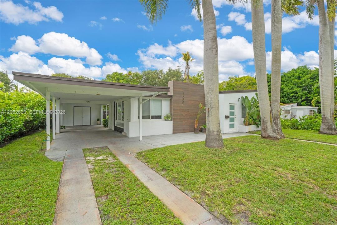 For Rent: $4,500 (4 beds, 2 baths, 1704 Square Feet)