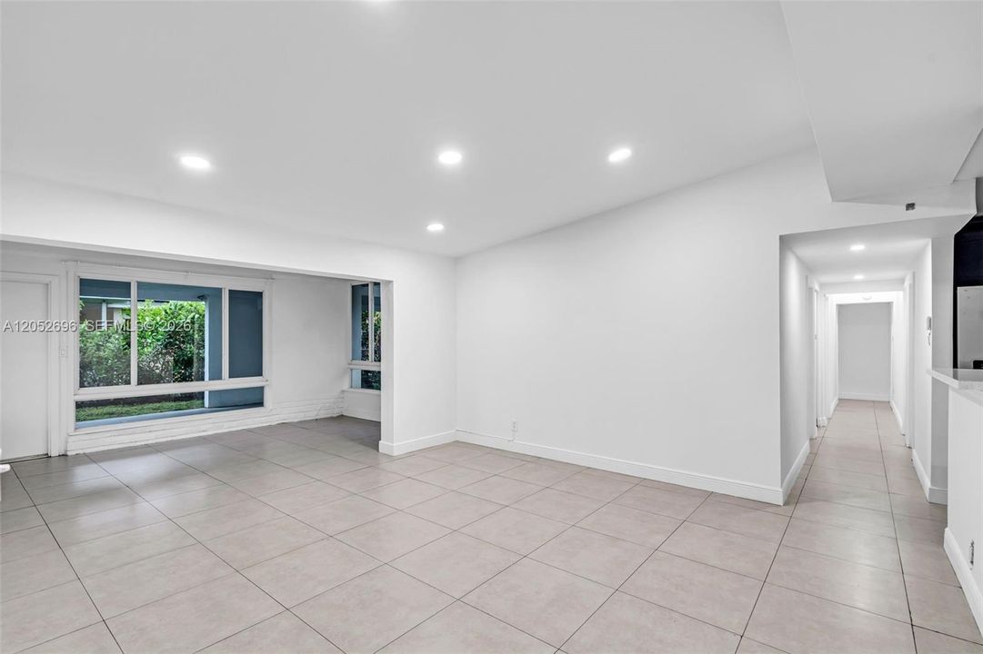 For Rent: $4,500 (4 beds, 2 baths, 1704 Square Feet)