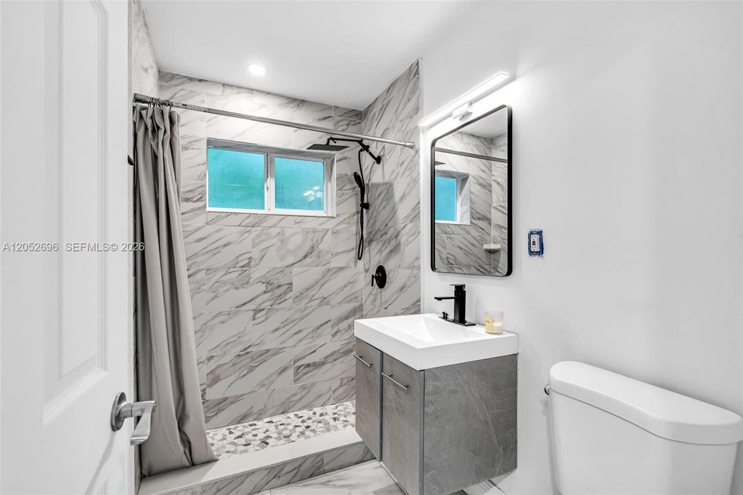 For Rent: $4,500 (4 beds, 2 baths, 1704 Square Feet)