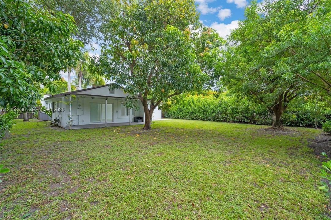 For Rent: $4,500 (4 beds, 2 baths, 1704 Square Feet)