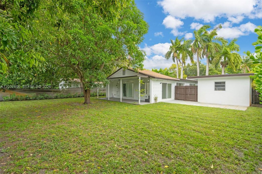 For Rent: $4,500 (4 beds, 2 baths, 1704 Square Feet)