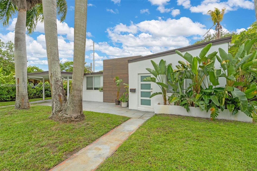 For Rent: $4,500 (4 beds, 2 baths, 1704 Square Feet)