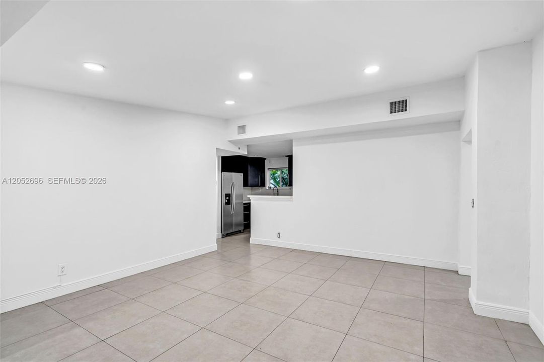For Rent: $4,500 (4 beds, 2 baths, 1704 Square Feet)