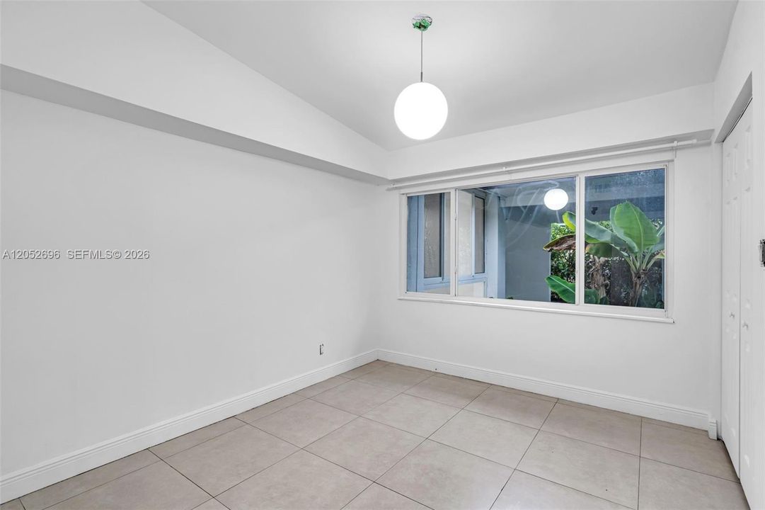 For Rent: $4,500 (4 beds, 2 baths, 1704 Square Feet)