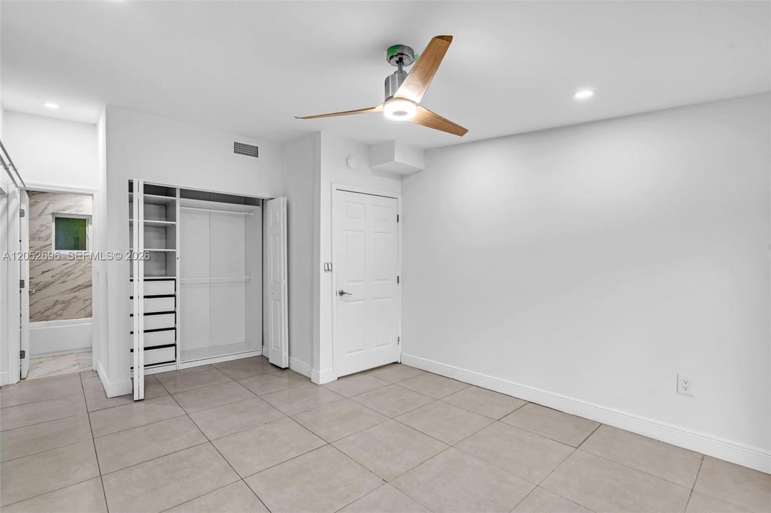 For Rent: $4,500 (4 beds, 2 baths, 1704 Square Feet)