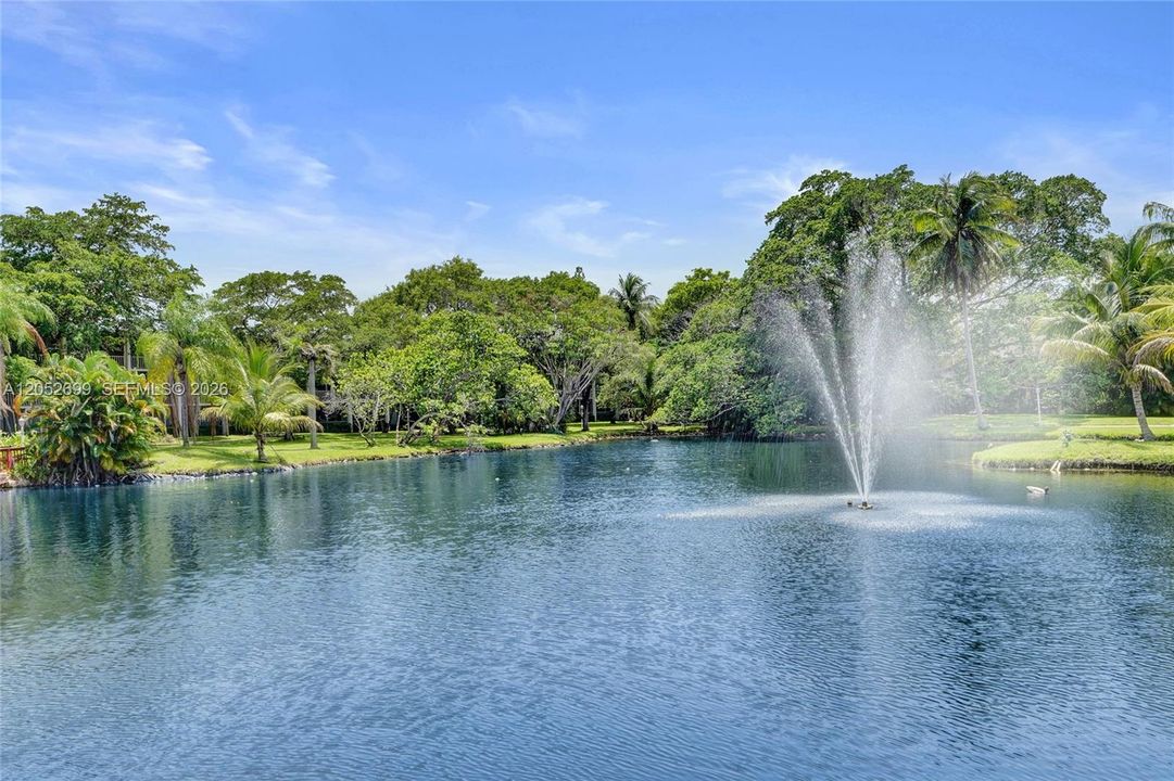 For Sale: $135,000 (1 beds, 1 baths, 722 Square Feet)
