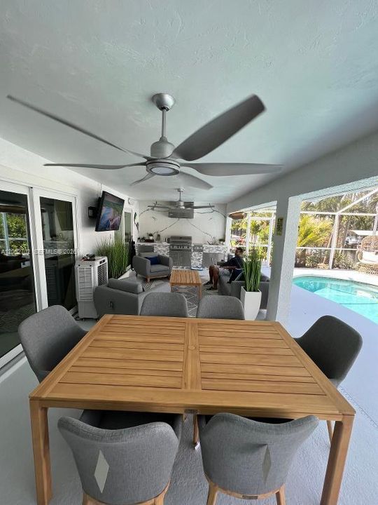 For Sale: $899,000 (3 beds, 2 baths, 2034 Square Feet)