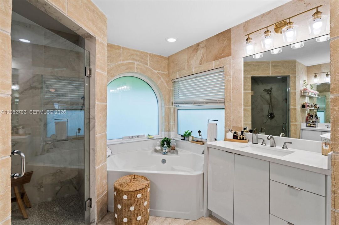 For Sale: $899,000 (3 beds, 2 baths, 2034 Square Feet)