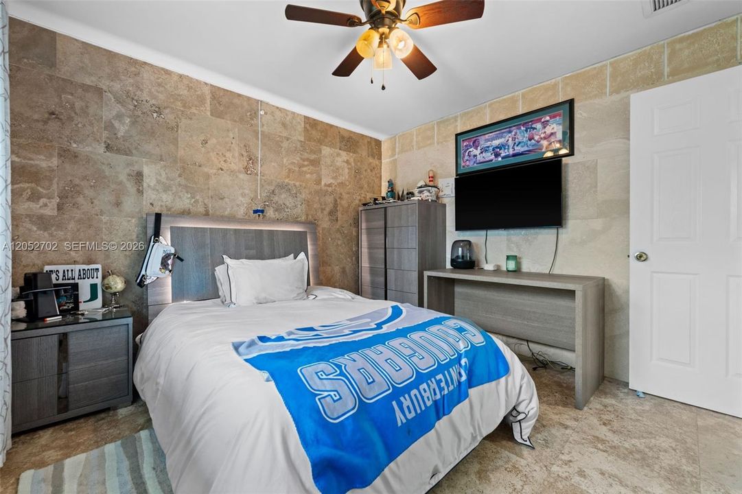 For Sale: $899,000 (3 beds, 2 baths, 2034 Square Feet)