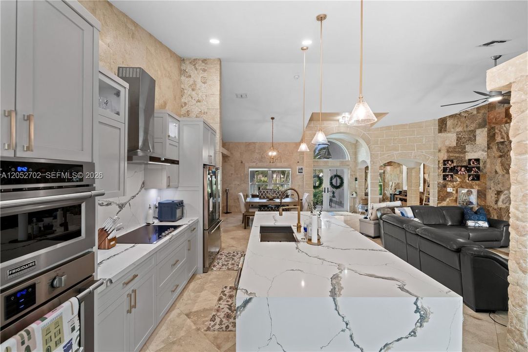 For Sale: $899,000 (3 beds, 2 baths, 2034 Square Feet)
