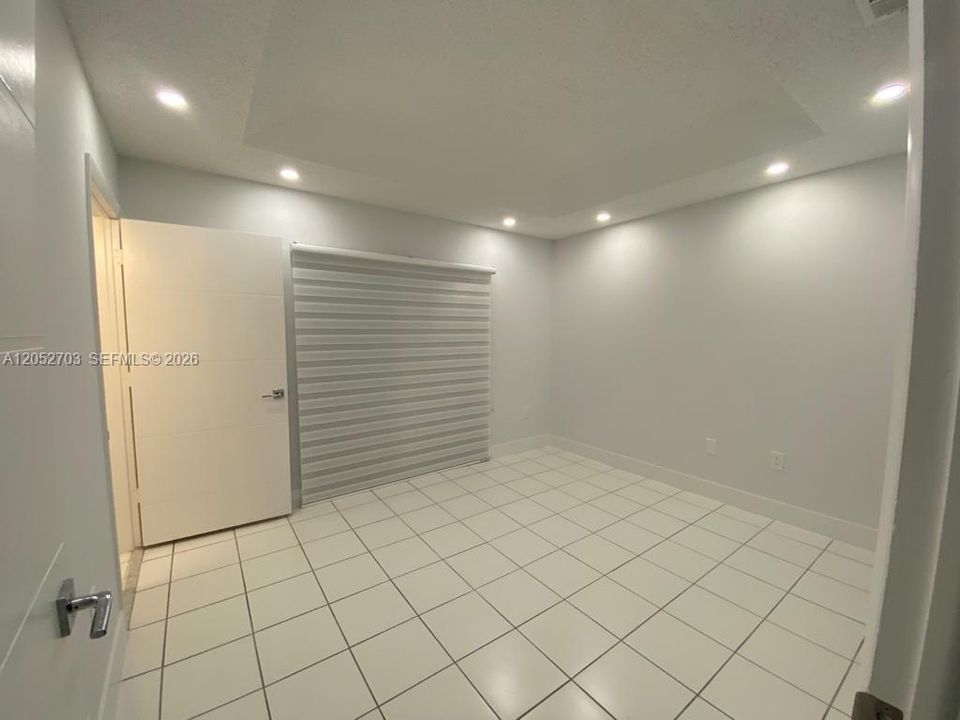 В аренду: $2,800 (3 спален, 2 ванн, 1050 Квадратных фут)