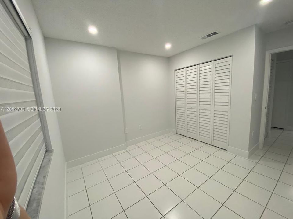 В аренду: $2,800 (3 спален, 2 ванн, 1050 Квадратных фут)