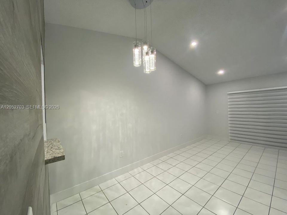 В аренду: $2,800 (3 спален, 2 ванн, 1050 Квадратных фут)