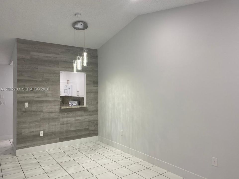 В аренду: $2,800 (3 спален, 2 ванн, 1050 Квадратных фут)