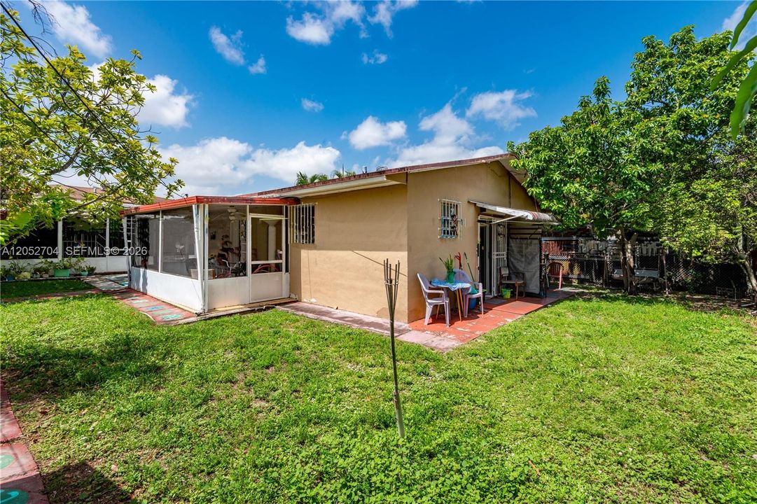 For Sale: $625,000 (4 beds, 2 baths, 1650 Square Feet)