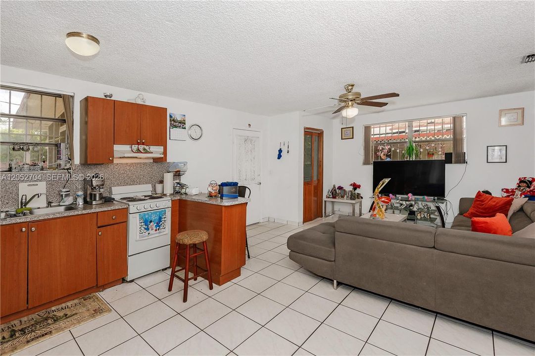 For Sale: $625,000 (4 beds, 2 baths, 1650 Square Feet)