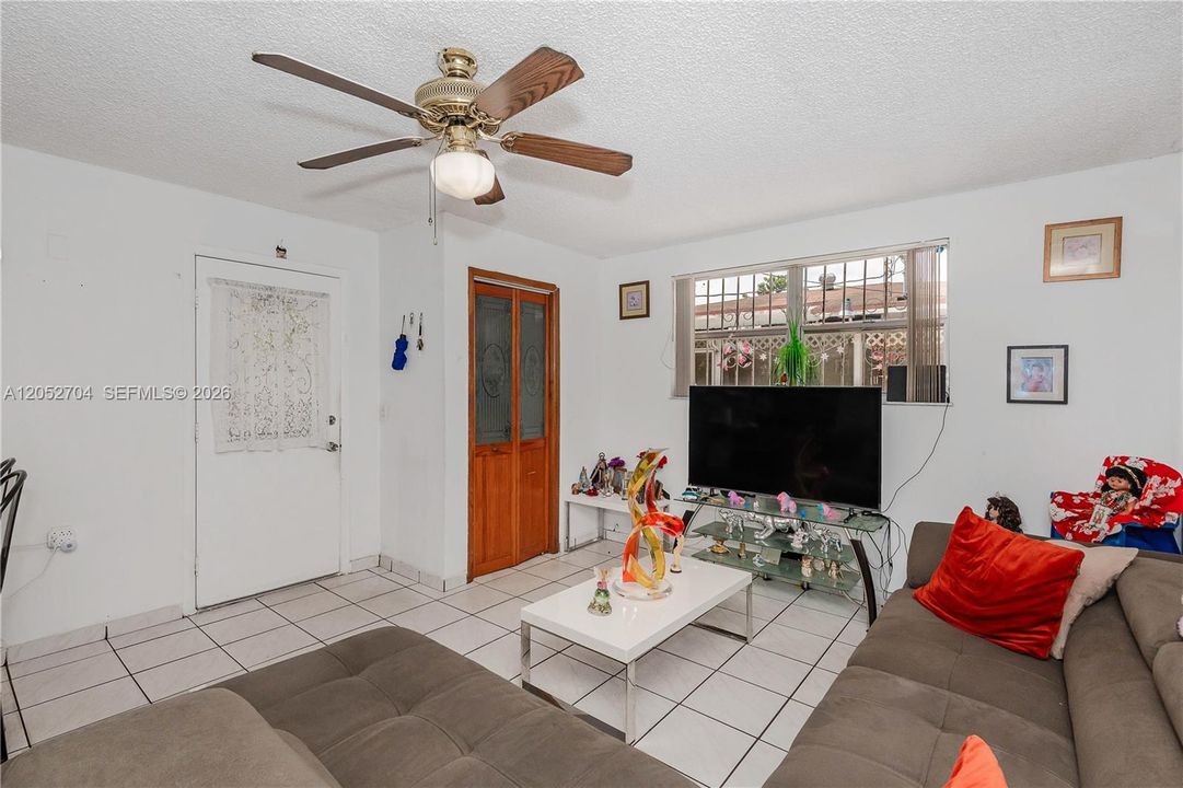 For Sale: $625,000 (4 beds, 2 baths, 1650 Square Feet)