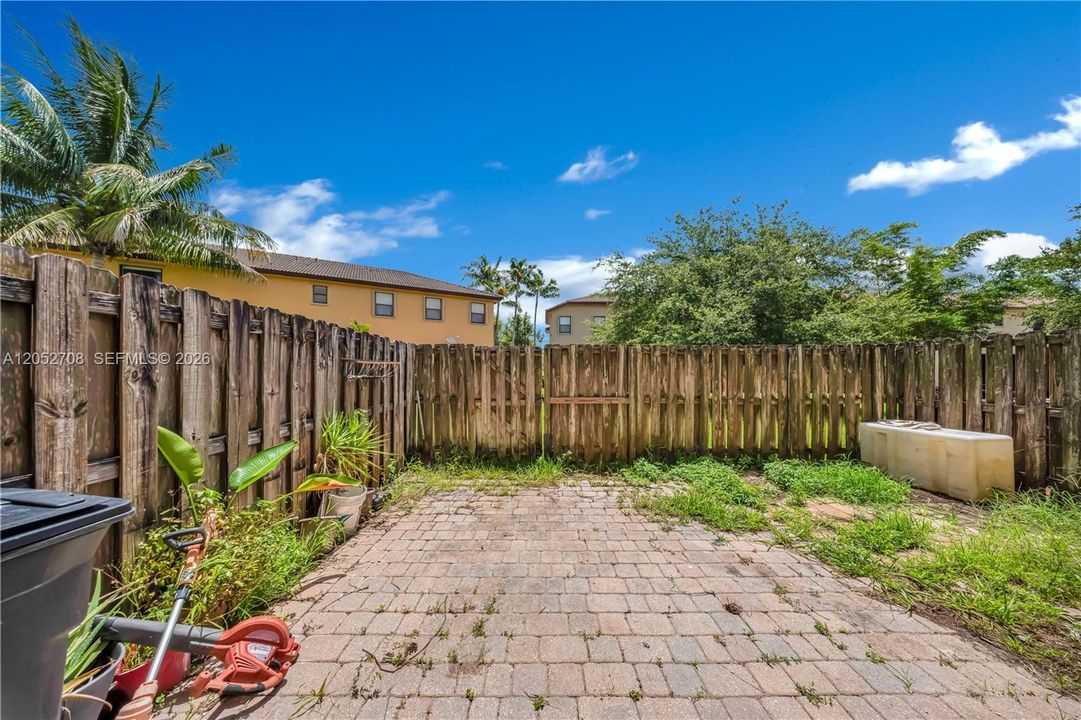 На продажу: $380,000 (4 спален, 3 ванн, 1811 Квадратных фут)