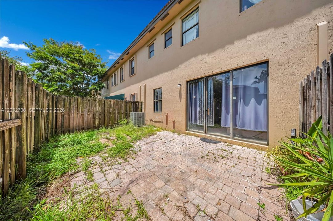 На продажу: $380,000 (4 спален, 3 ванн, 1811 Квадратных фут)