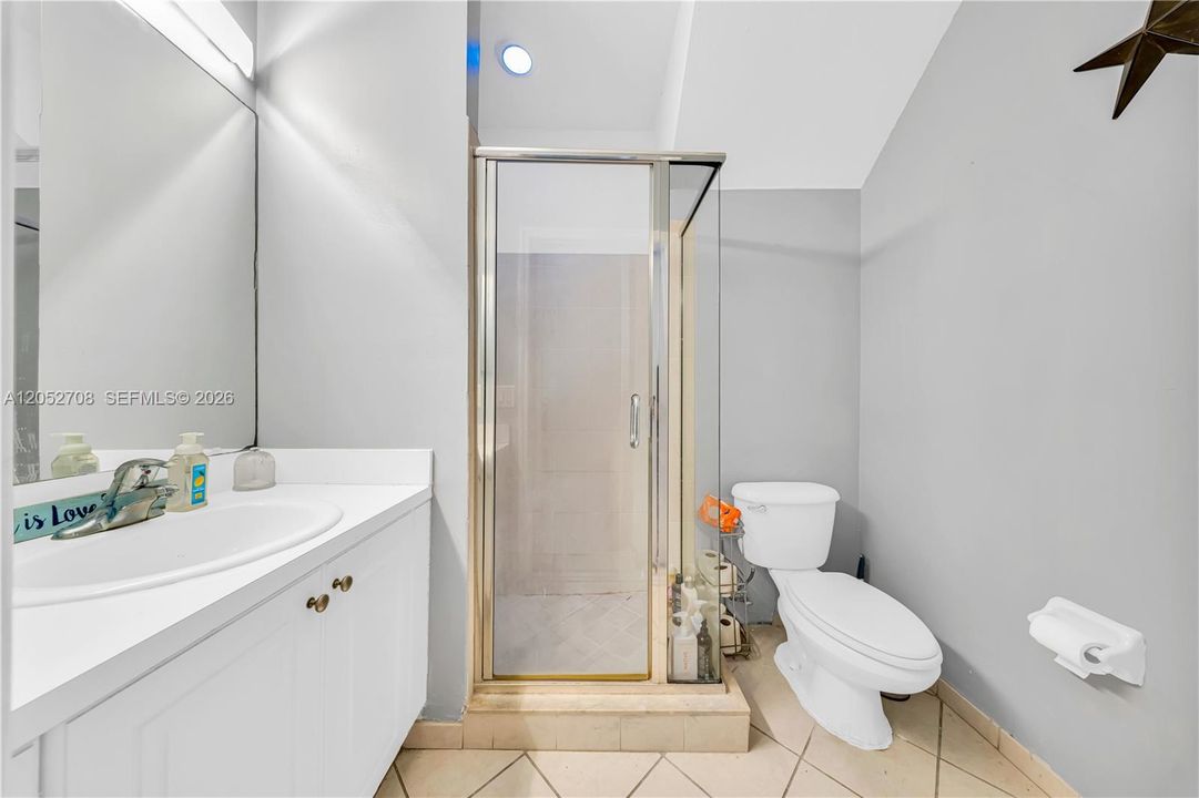На продажу: $380,000 (4 спален, 3 ванн, 1811 Квадратных фут)