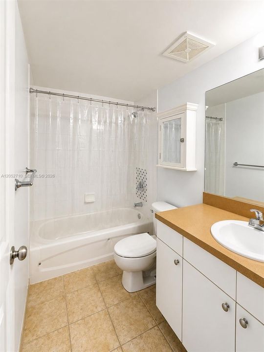В аренду: $2,600 (1 спален, 1 ванн, 737 Квадратных фут)