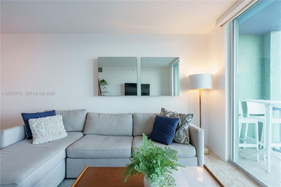 В аренду: $6,000 (1 спален, 1 ванн, 780 Квадратных фут)